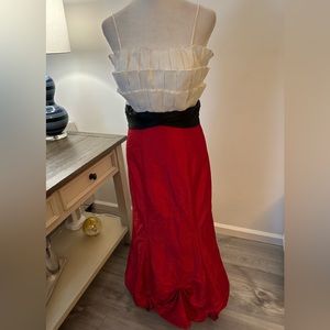 NOX Anabel Tiered White/Black/Red Gown - Size S
